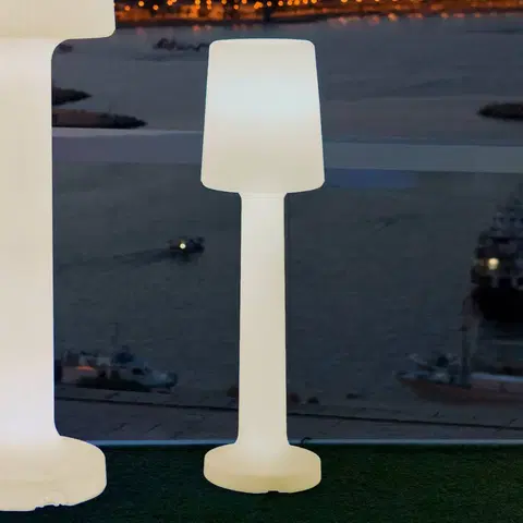 Vonkajšie osvetlenie terasy Newgarden Newgarden Carmen stojacia lampa výška 110 cm teplá biela