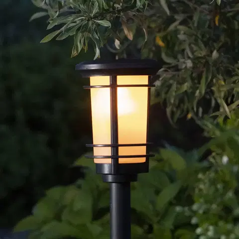 Vonkajšie stojanové svietidlá STAR TRADING Solárne soklové LED Flame s plameňovým efektom