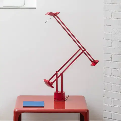 Stolové lampy Artemide Artemide Tizio dizajnová stolová LED lampa červená