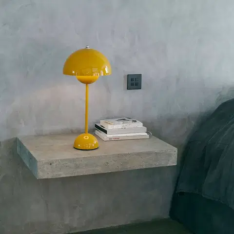 Stolové lampy &Tradition &Tradition Stolná lampa Flowerpot VP3, horčicovo žltá
