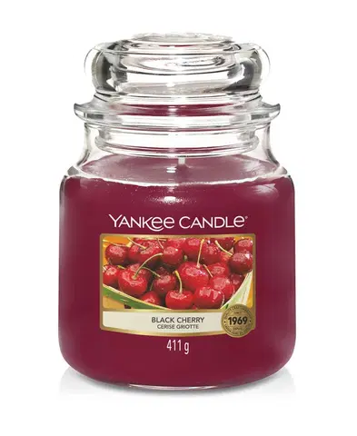Vonné sviečky a svietniky Vonná sviečka Yankee Candle stredná Black cherry