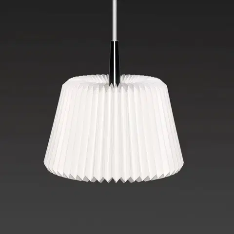 Závesné svietidlá LE KLINT LE KLINT Snowdrop XS – závesná lampa z papiera