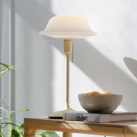 Stolové lampy UMAGE UMAGE Butler stolová lampa sklo, podstavec mosadz
