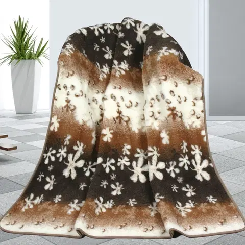 Prikrývky na spanie Bellatex Vlnená deka Európske Merino Kvety, 155 x 200 cm