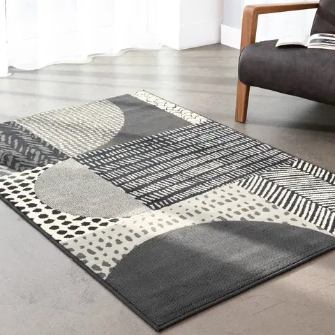 Koberce Dekoratívny koberec s geometrickým vzorom