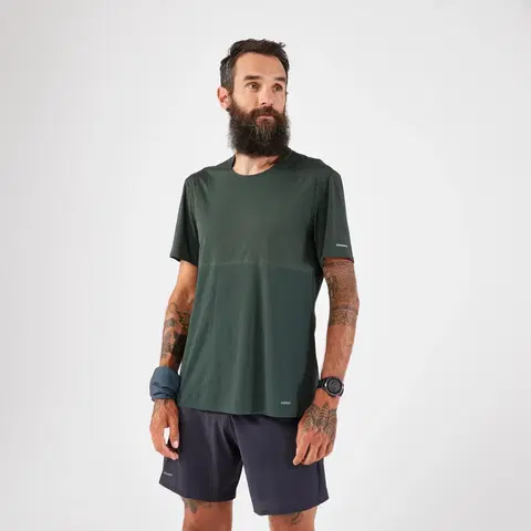bežecké oblečenie Pánske bežecké tričko Run 900 Ultra na dlhé vzdialenosti tmavozeleno-sivé