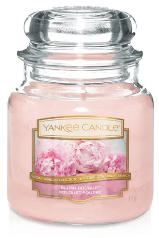 Vonné sviečky a svietniky Vonná sviečka Yankee Candle stredná Blush bouquet
