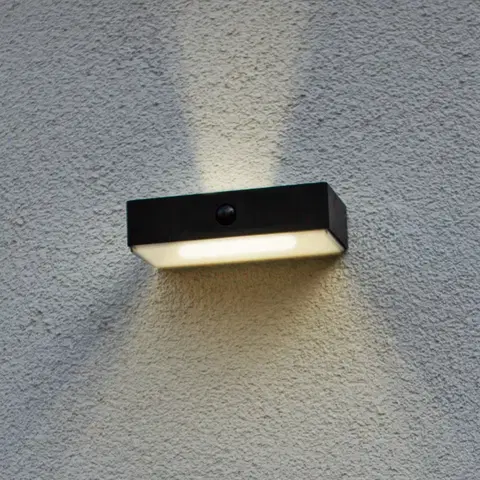 SmartHome vonkajšie svietidlá nástenné LUTEC connect Solárne vonkajšie nástenné LED svietidlo Fadi, CCT