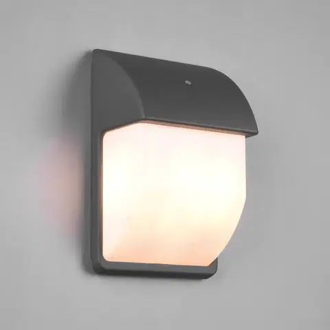 Osvetlenie domového čísla Trio Lighting Osvetlenie domového čísla Mersey so súmrakovým senzorom