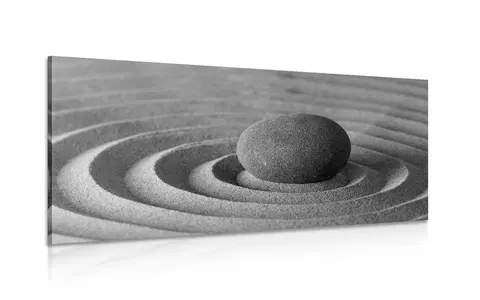 Čiernobiele obrazy Obraz meditujúci kameň v čiernobielom prevedení