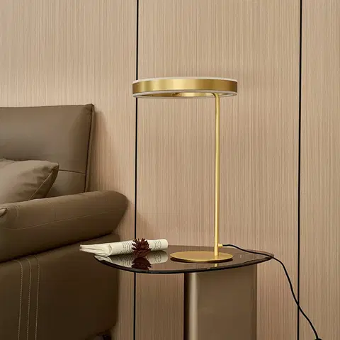 Stolové lampy Lucande Stolná lampa Lucande LED Yekta, 3-stupňová, mosadzná farba