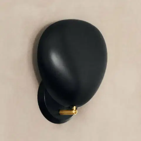 Nástenné svietidlá GUBI GUBI Cobra dizajnérske nástenné svietidlo čierne