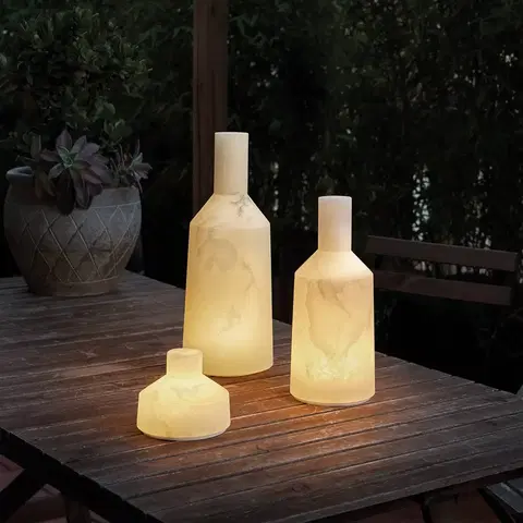 Vonkajšie dekoratívne svietidlá Carpyen LED dekoratívna stolová lampa Alabast, dobíjateľná batéria, IP65, výška 39