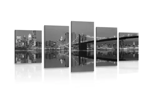 Čiernobiele obrazy 5-dielny obraz odraz Manhattanu vo vode v čiernobielom prevedení